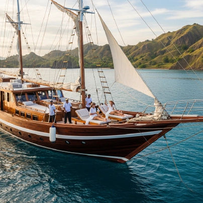 Komodo Luxury Phinisi Cruise